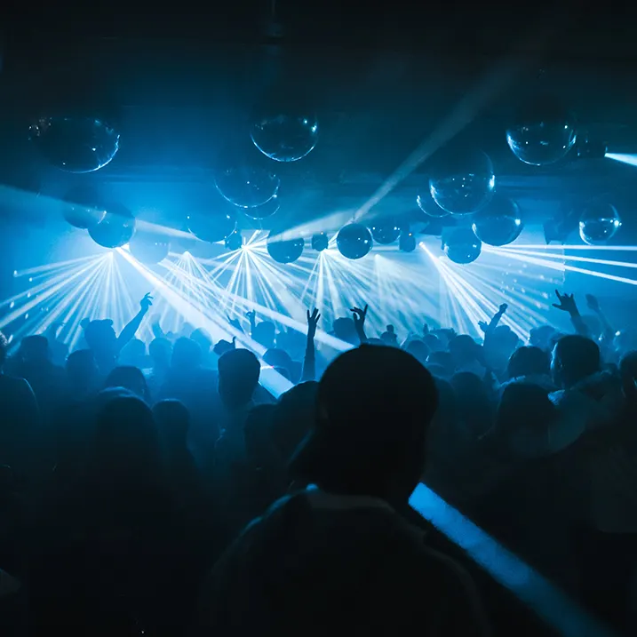 Night club lighting system in a live venue